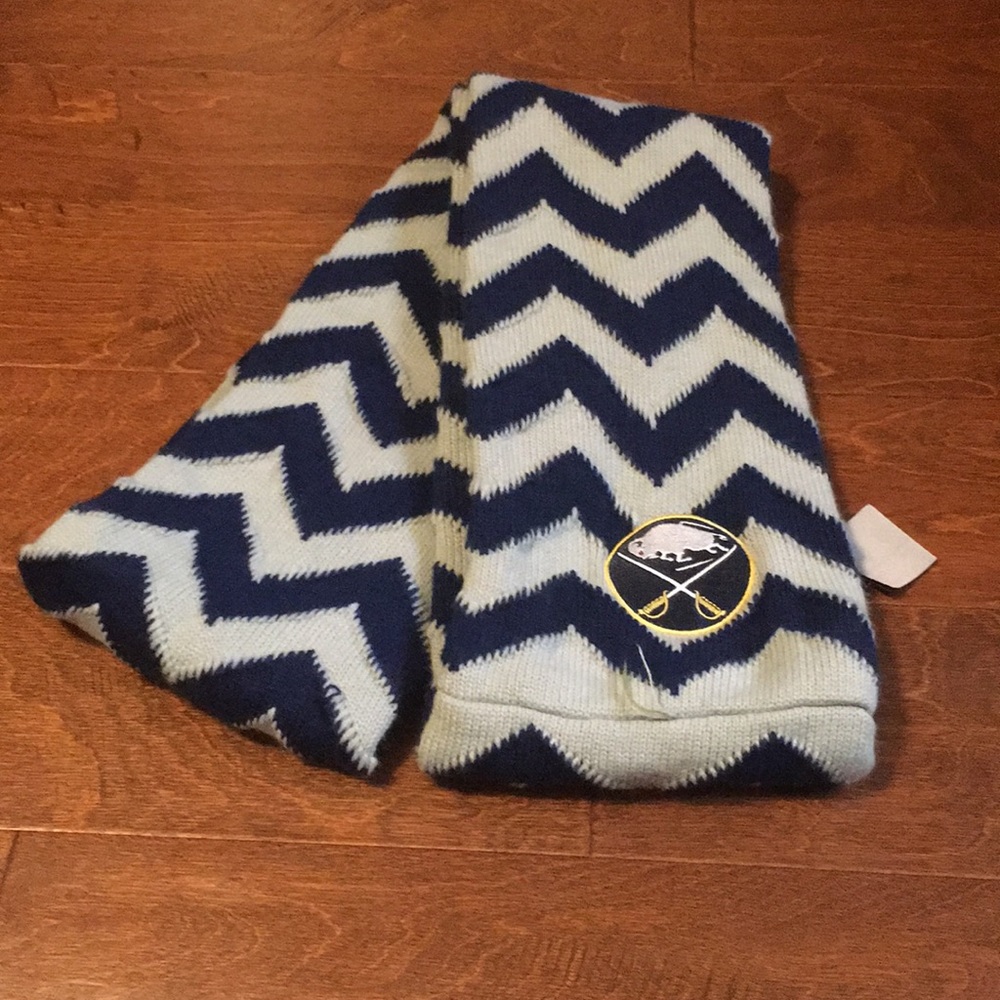 Buffalo Sabres Chevron Circle scarf
